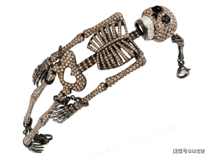 神器!60款高级感搭配做全场最时髦的“鬼”!开元棋牌颠覆你想象的万圣节珠宝!派对炸街吸睛(图11) 神器!60款高级感搭配做全场最时髦的“鬼”!开元棋牌颠覆你想象的万圣节珠宝!派对炸街吸睛(图11)